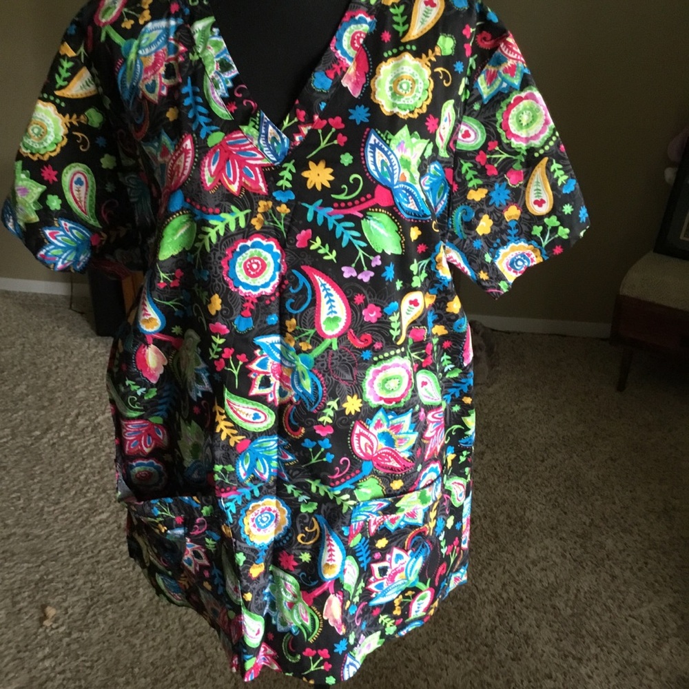 MC2 Scrub Top in Great Condition